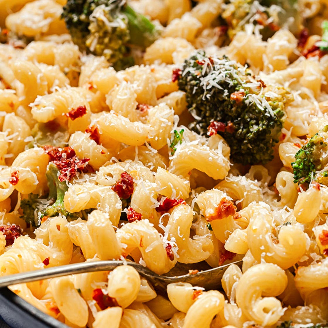 Broccoli and Sun-dried Tomato Pasta