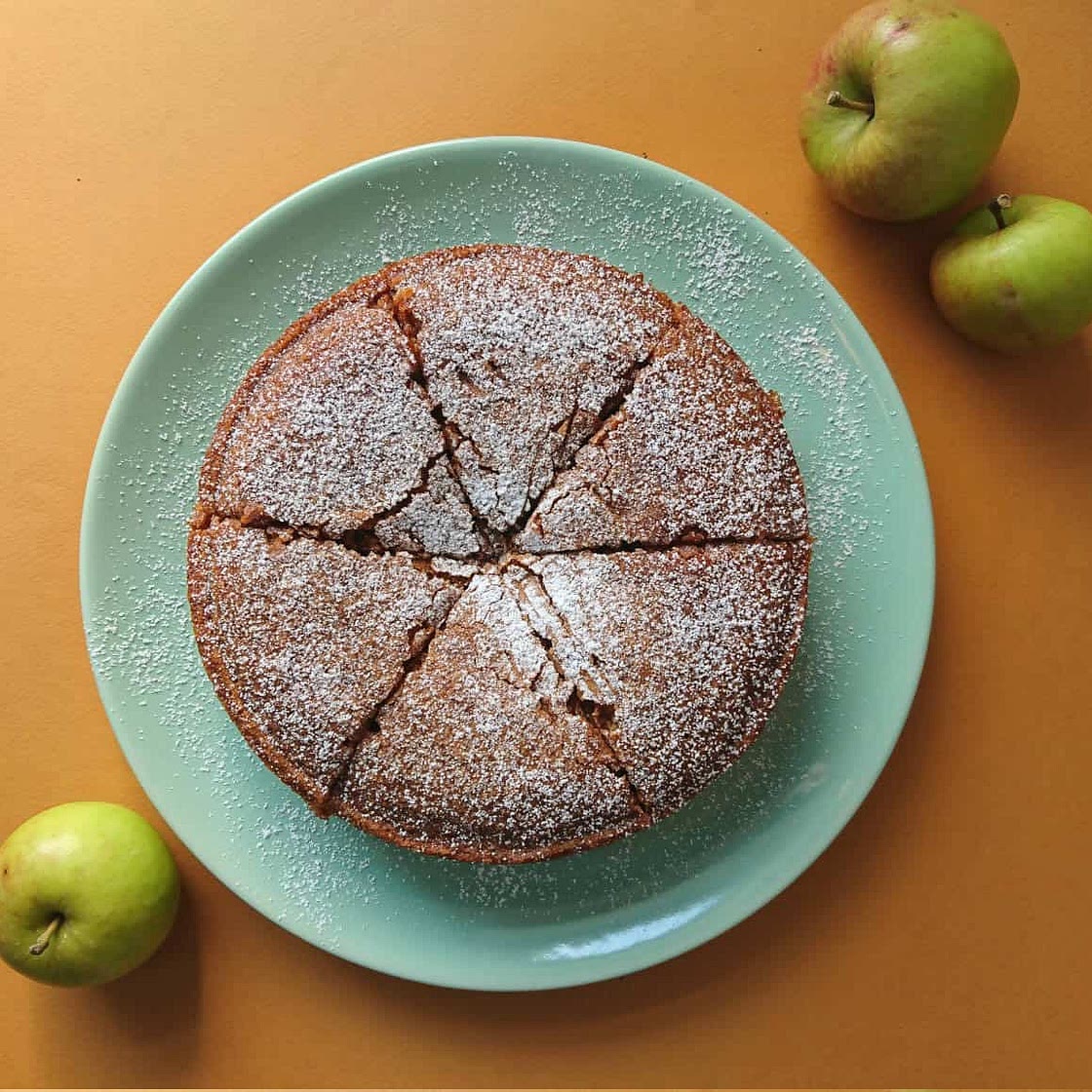 Russian Vegan Apple Cake (aka vegan apple sharlotka)