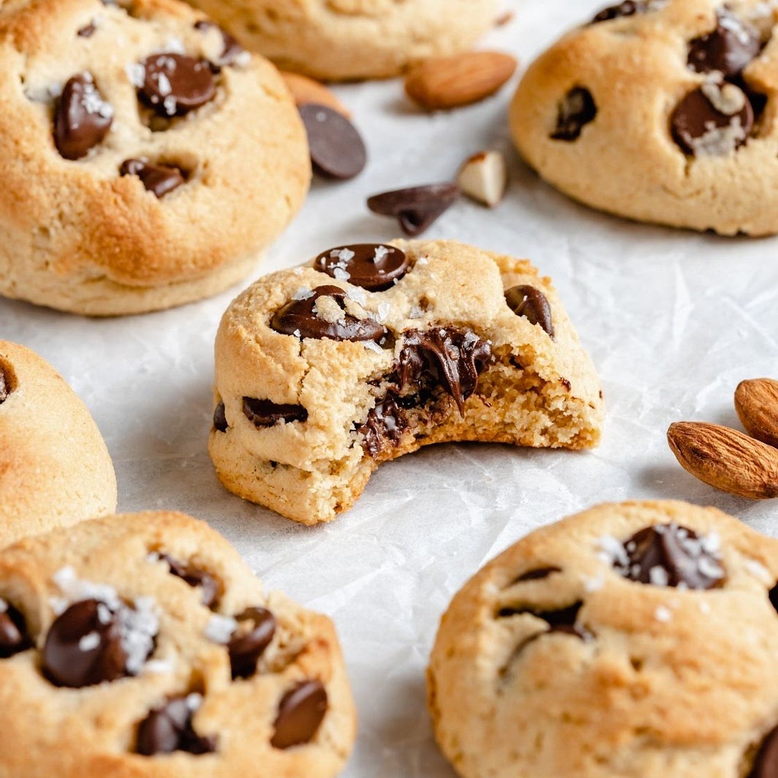 Almond Flour Chocolate Chip Cookies