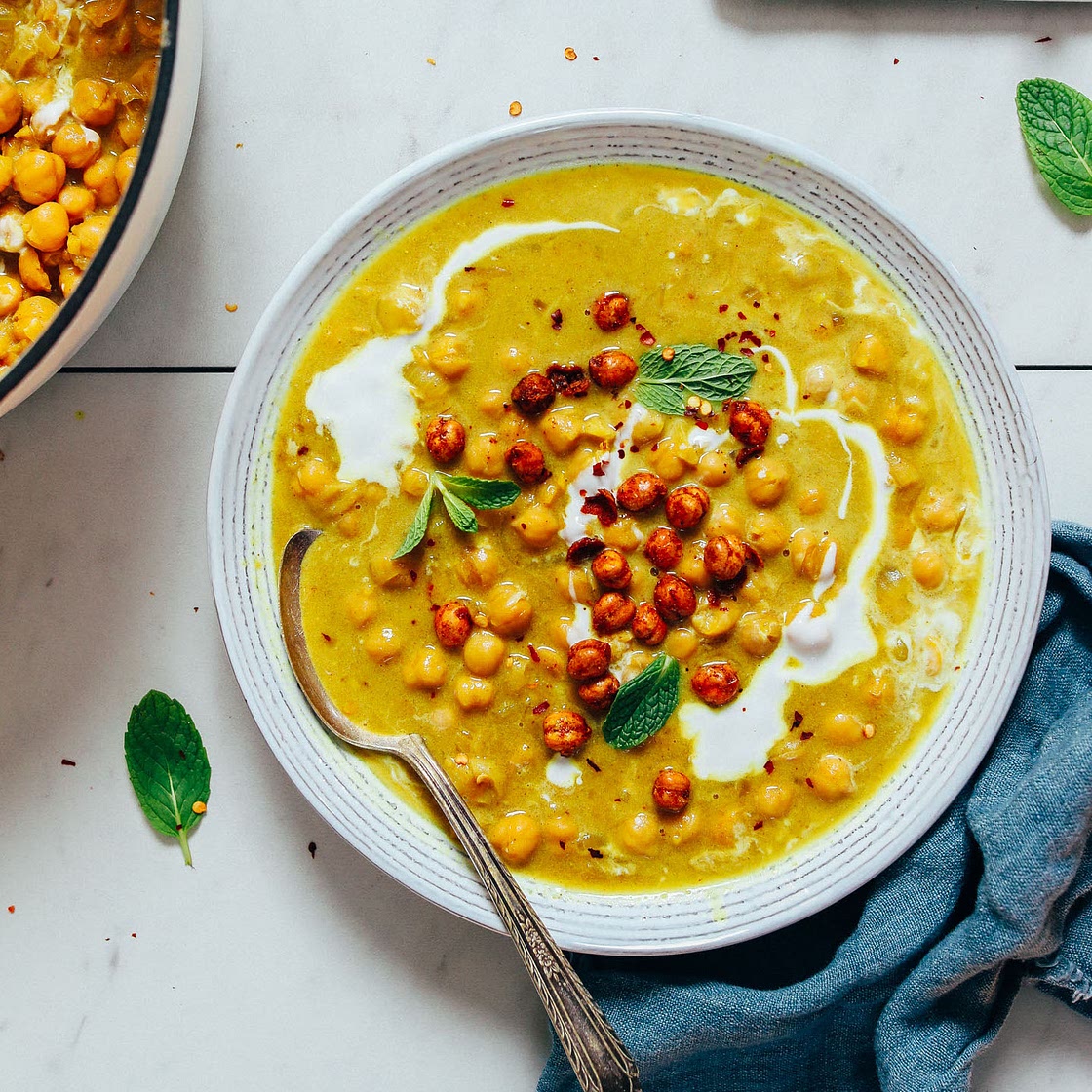 1-Pot Curried Chickpea Soup
