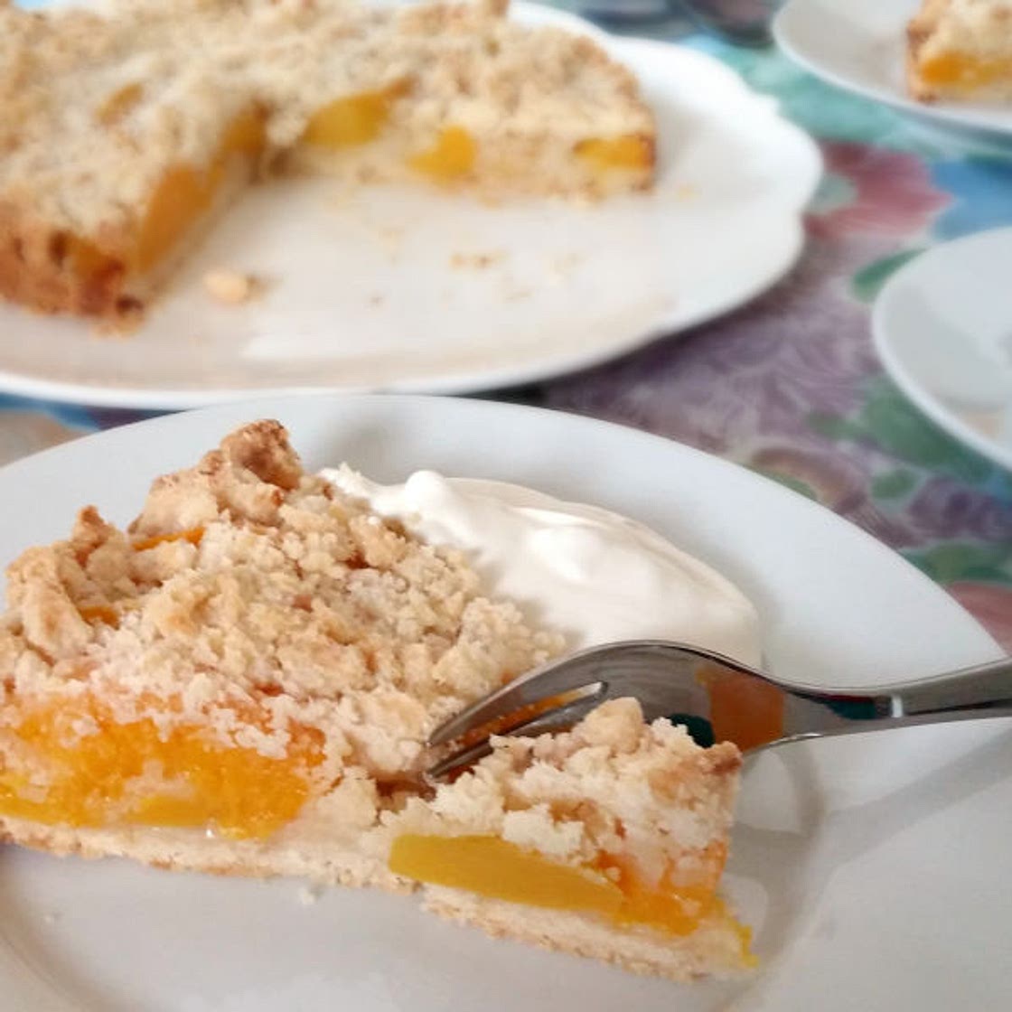 Apricot Tart Recipe with Streusel – Oma's Aprikosen-Streusel-Tarte