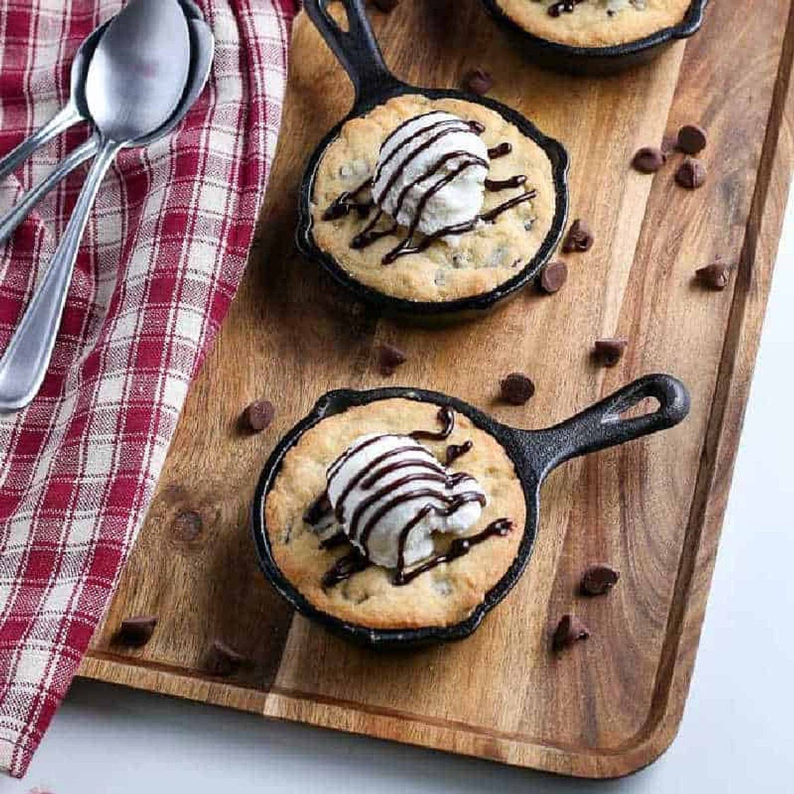 Pizookie - Mini Skillet Cookie