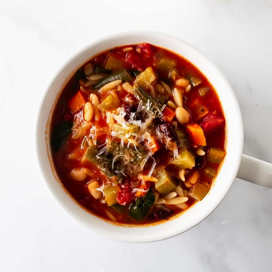 Thick & Hearty Minestrone Soup