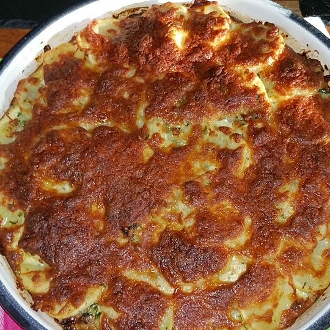 Serbische Musaka mit Kartoffeln und Fleisch