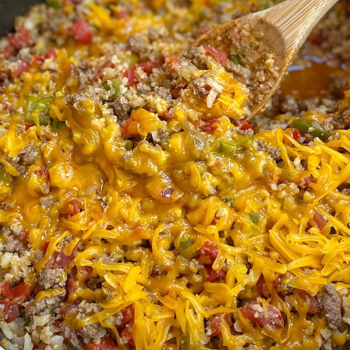 Cheesy Taco Ground Beef & Cauliflower Rice Skillet