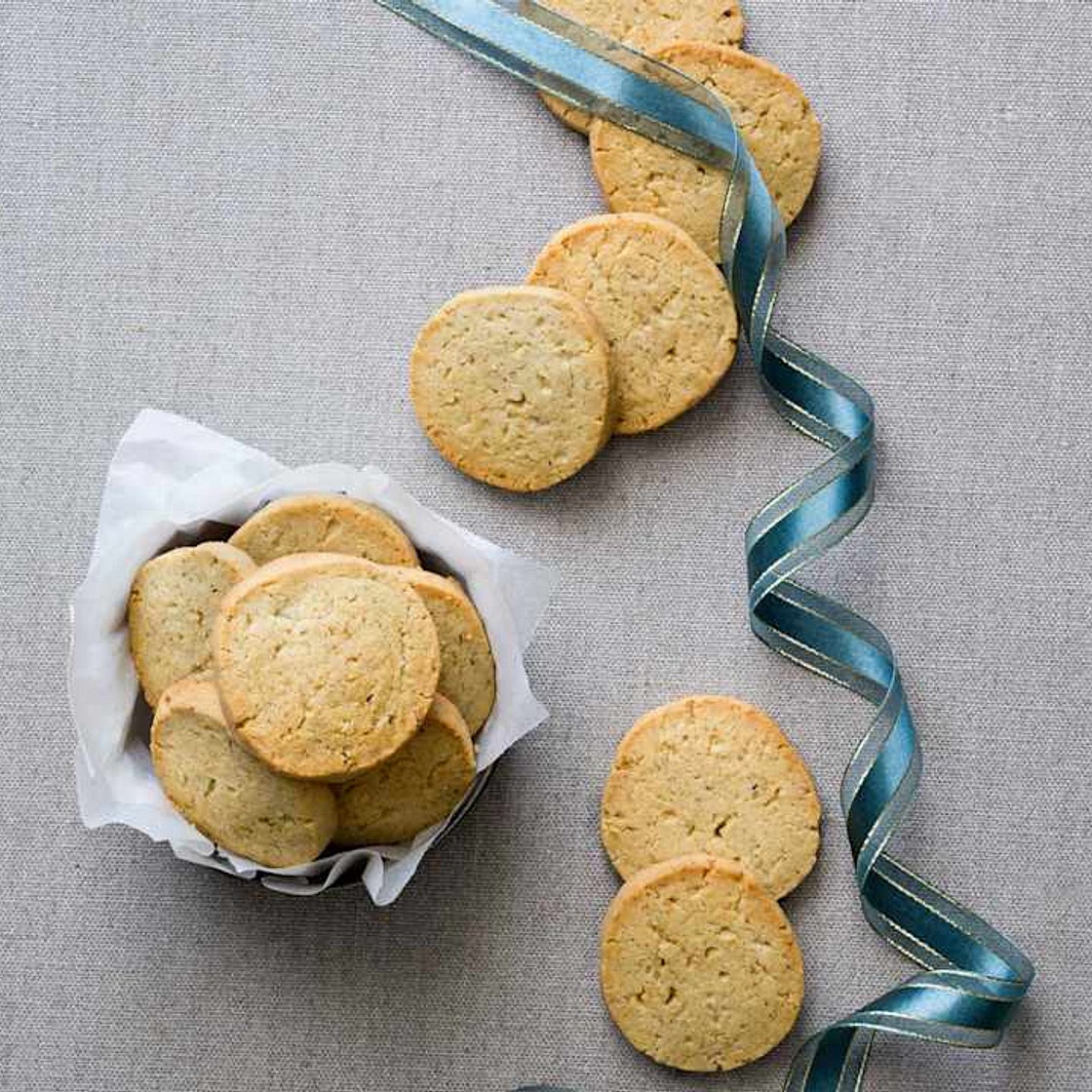 Walnut and blue cheese shortbread
