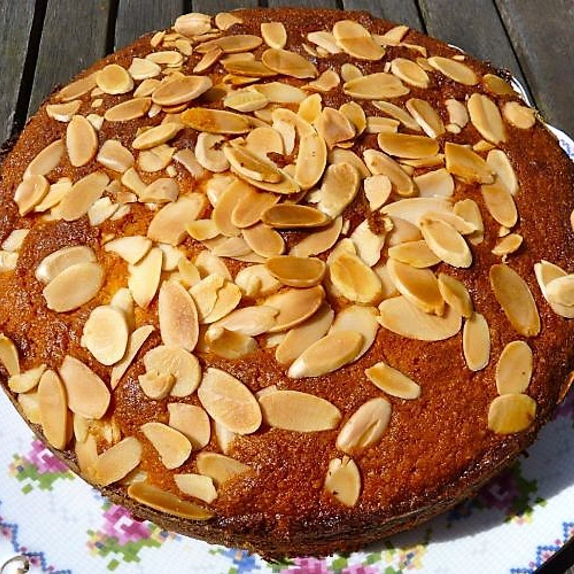 Schiacciata alle mandorle