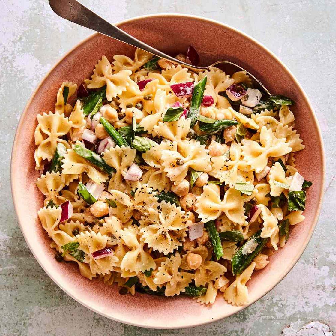 Pasta Salad With Chickpeas, Green Beans, and Basil