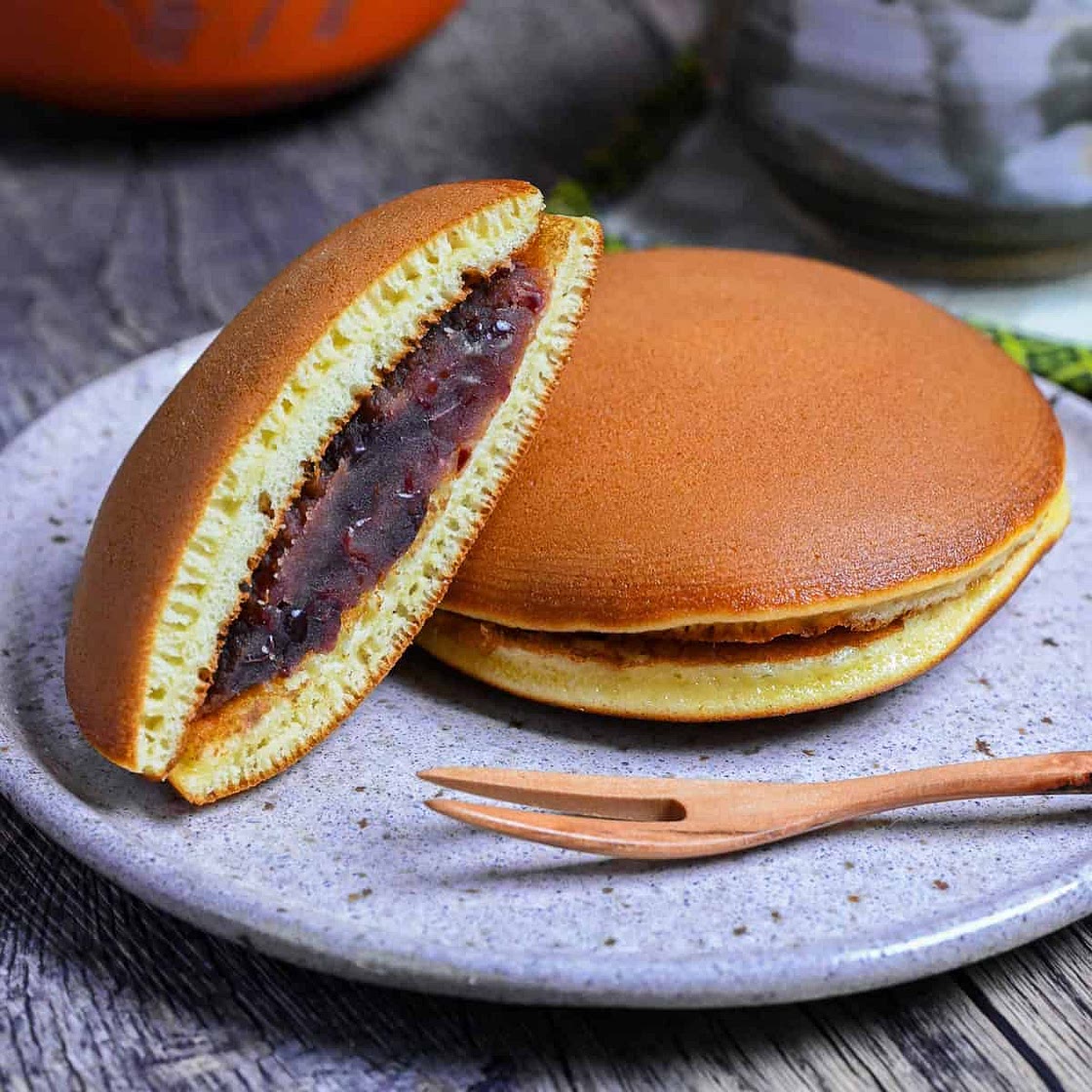 Easy Dorayaki (Japanese Red Bean Pancake)