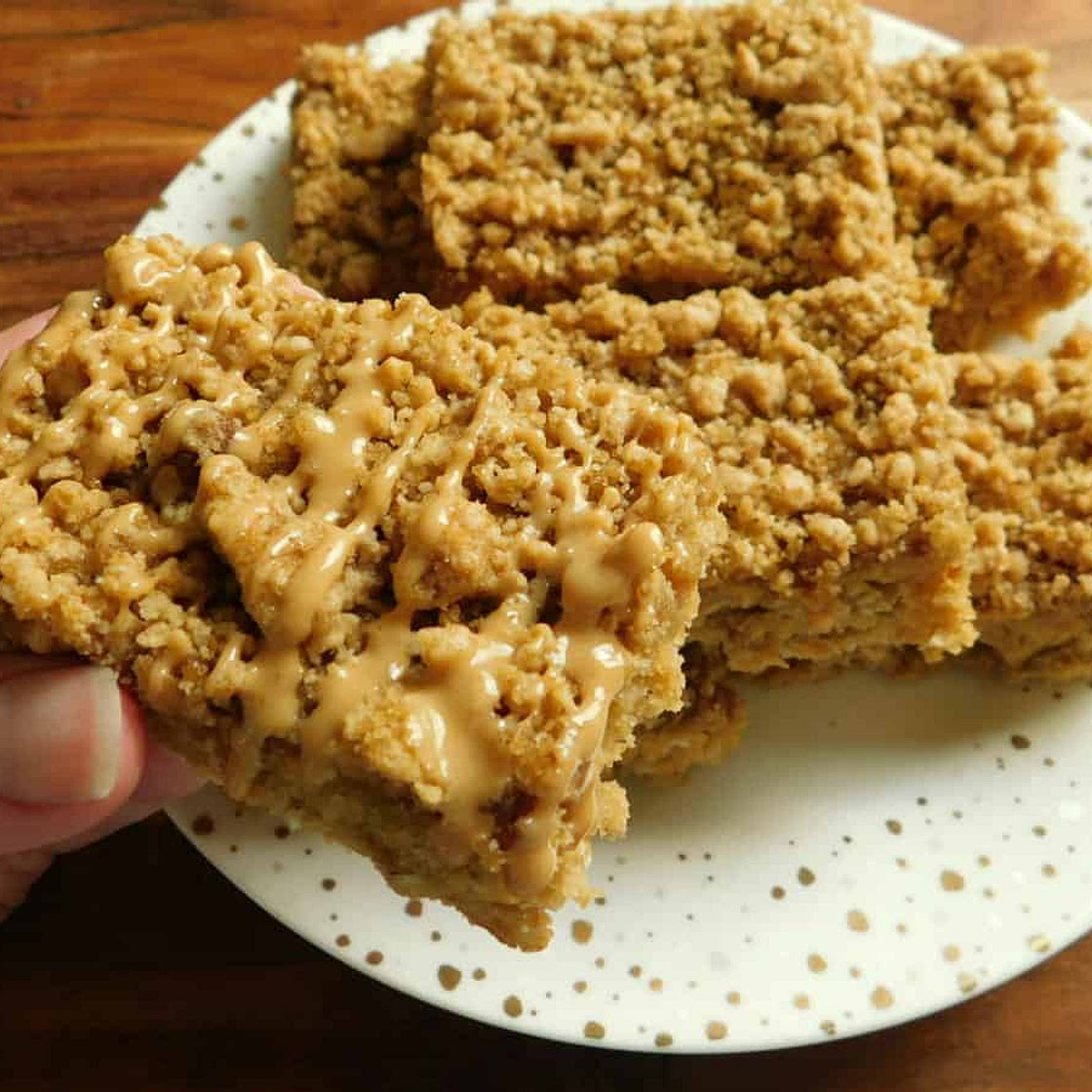 Peanut butter crumble oatmeal bars