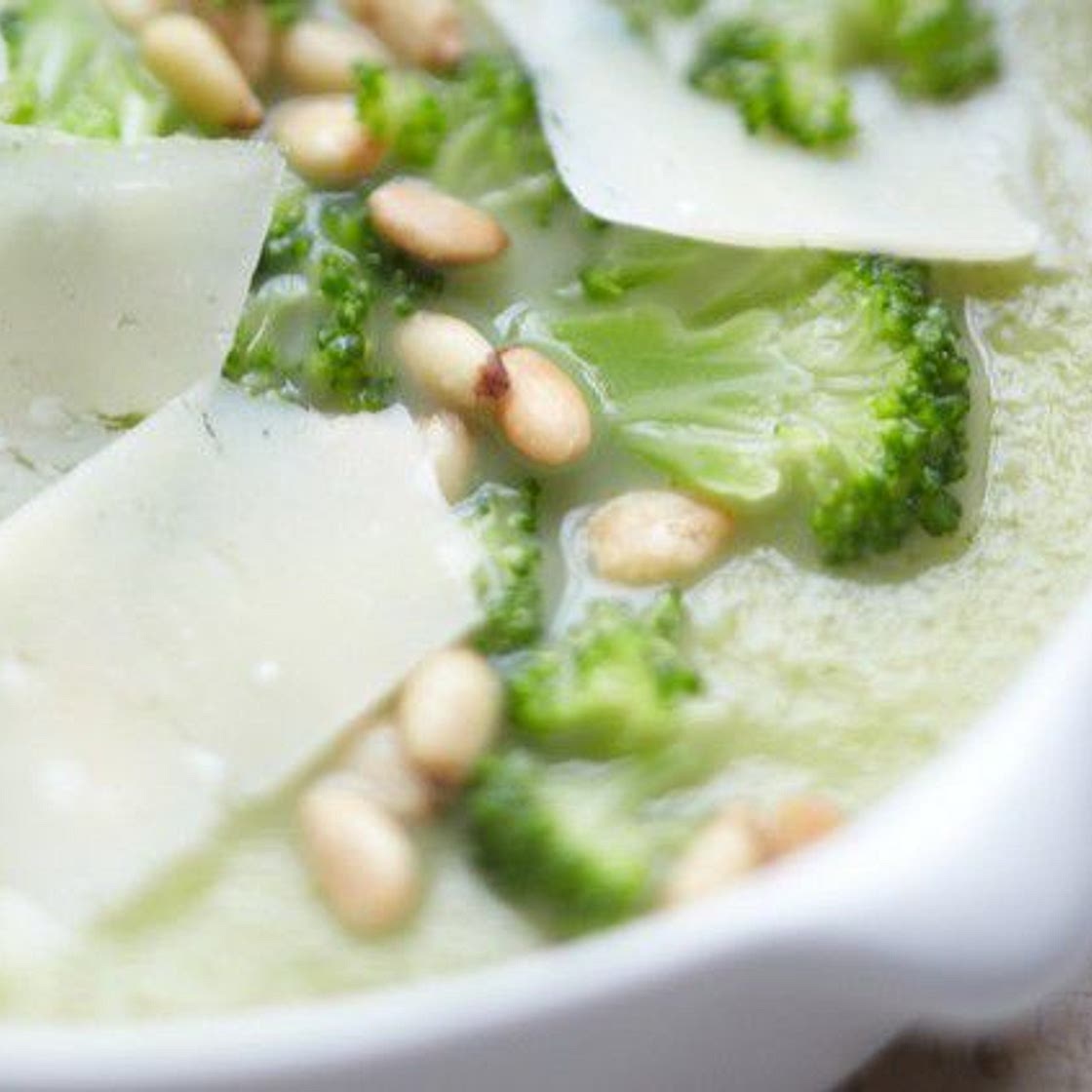 Creamy Broccoli-White Bean Soup