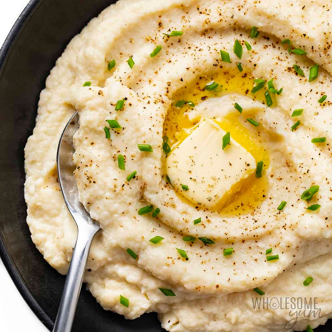 Mashed Cauliflower (Easy & Creamy)