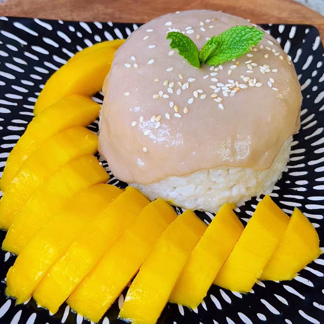 Mango Sticky Rice with Regular Rice