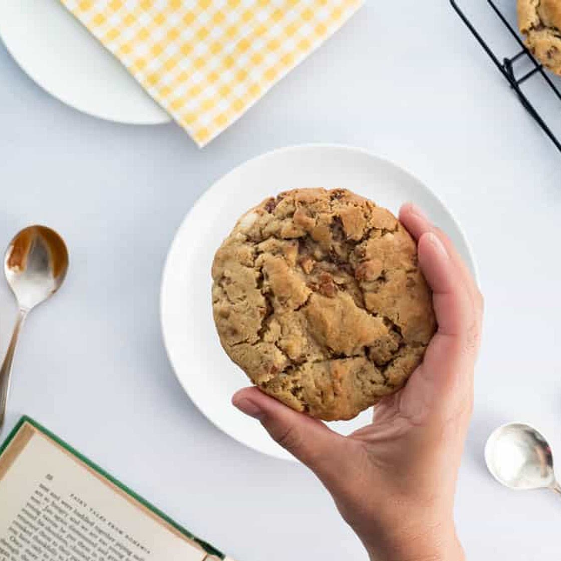 New York Style Biscoff Filled Cookies - With Biscoff Spread