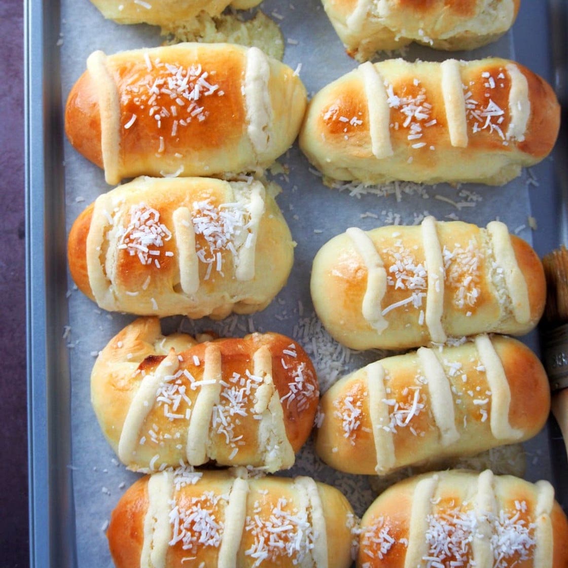 Coconut Buns with Milky Sweet Coconut Filling