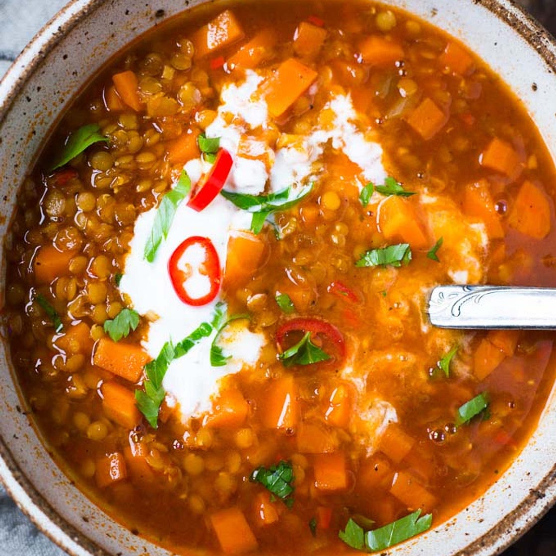 Schnelle Linsensuppe mit Ingwer und Chili