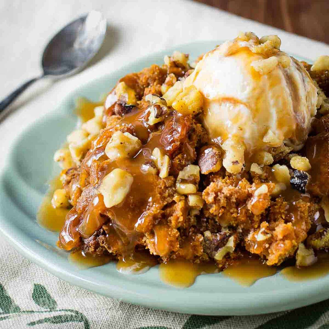 3 Ingredient Crockpot Pumpkin Dump Cake