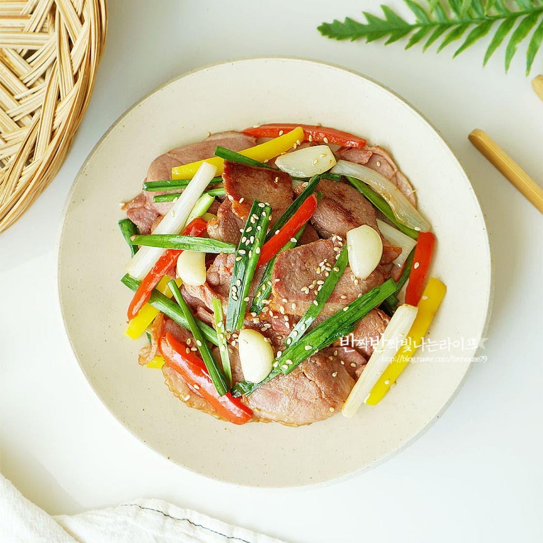 훈제오리볶음 오리훈제 요리 훈제오리 부추볶음