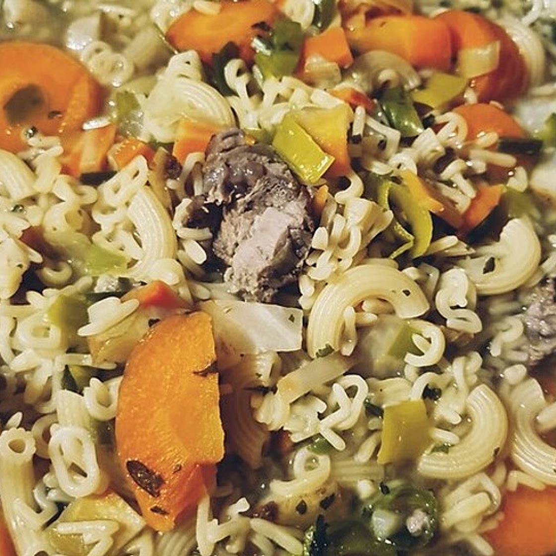 Nudelsuppe mit Rindfleisch