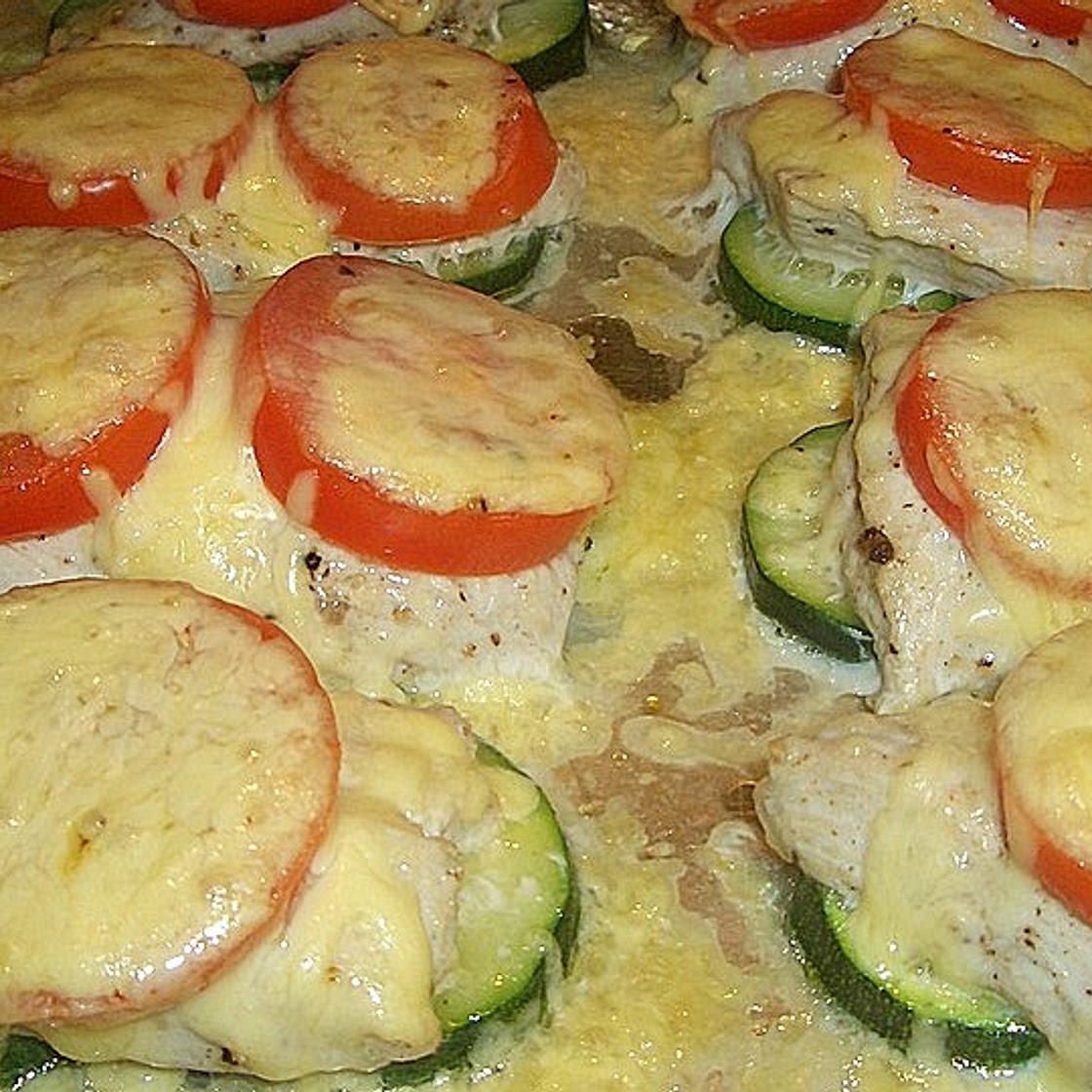 Putenschnitzel mit Gemüse überbacken