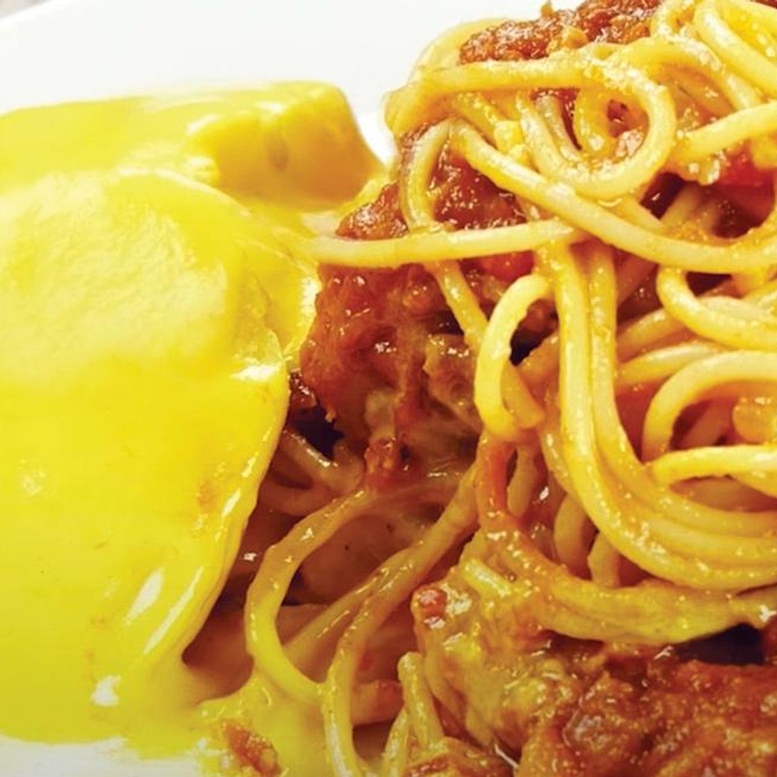 Tallarines rojos con pollo: receta paso a paso VIDEO