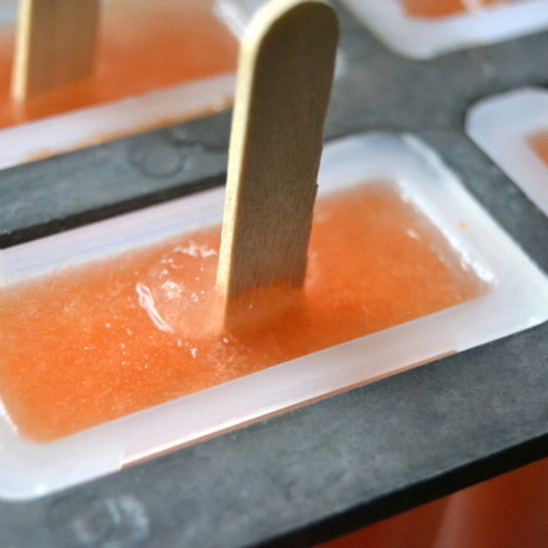 The Papaya Breeze Poptail