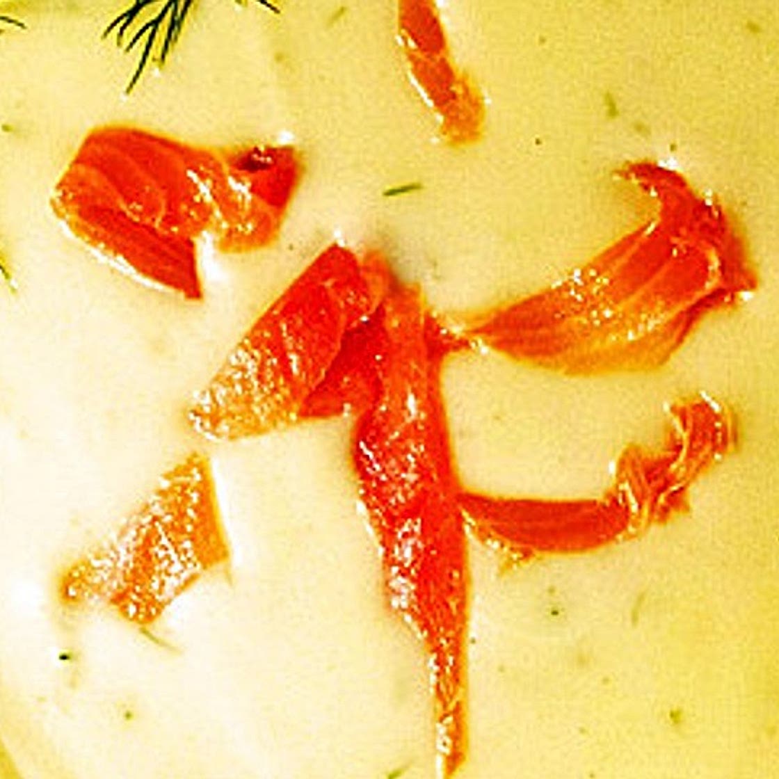 Schwedische Zucchini-Kartoffelsuppe mit Wildlachs und Dill