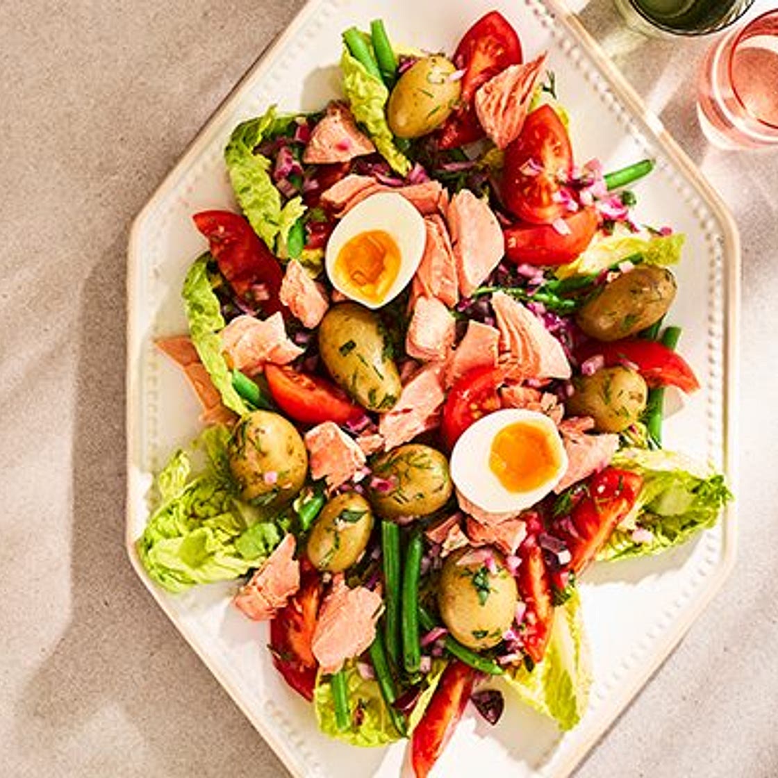 Fresh salmon niçoise