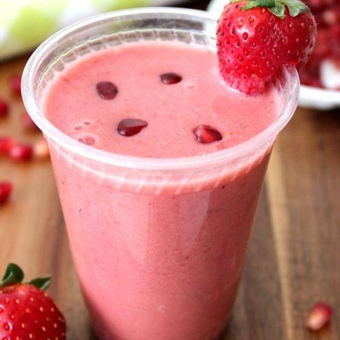Pomegranate Strawberry Smoothie Recipe!