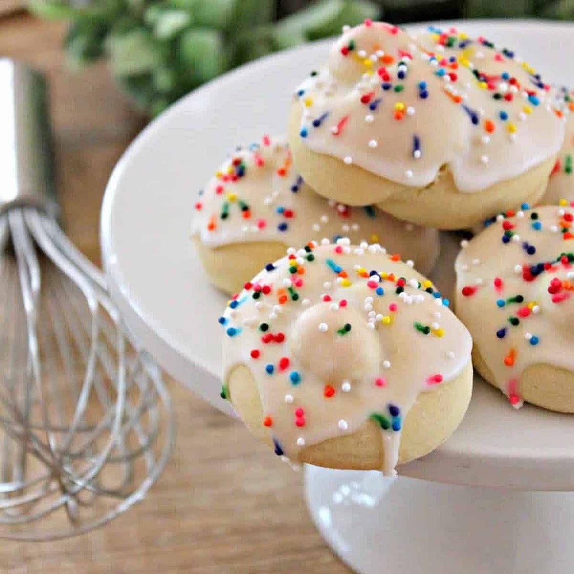 Italian Knot Cookies