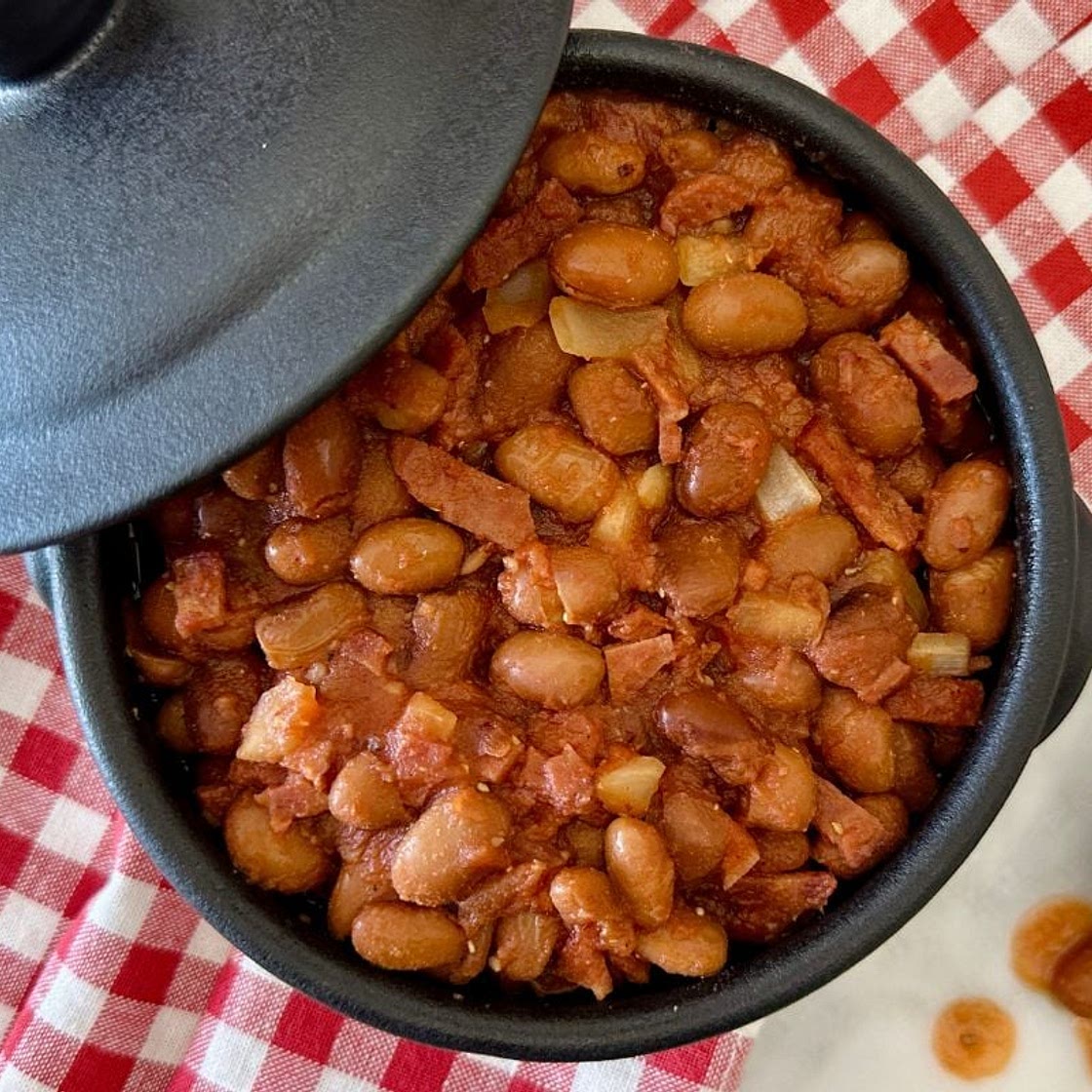 SLOW COOKER BAKED BEANS