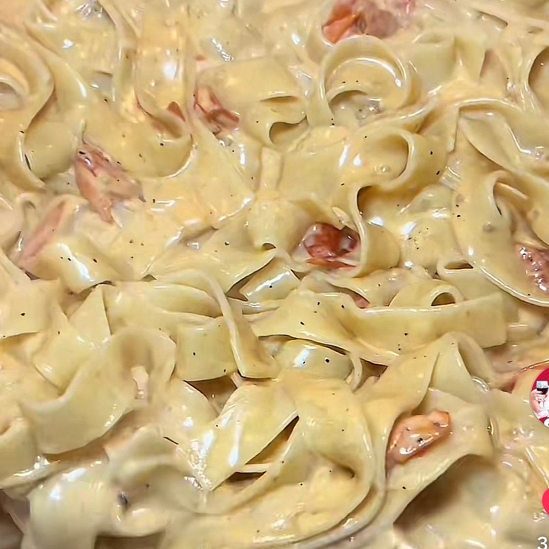 Cherry tomato Alfredo sauce