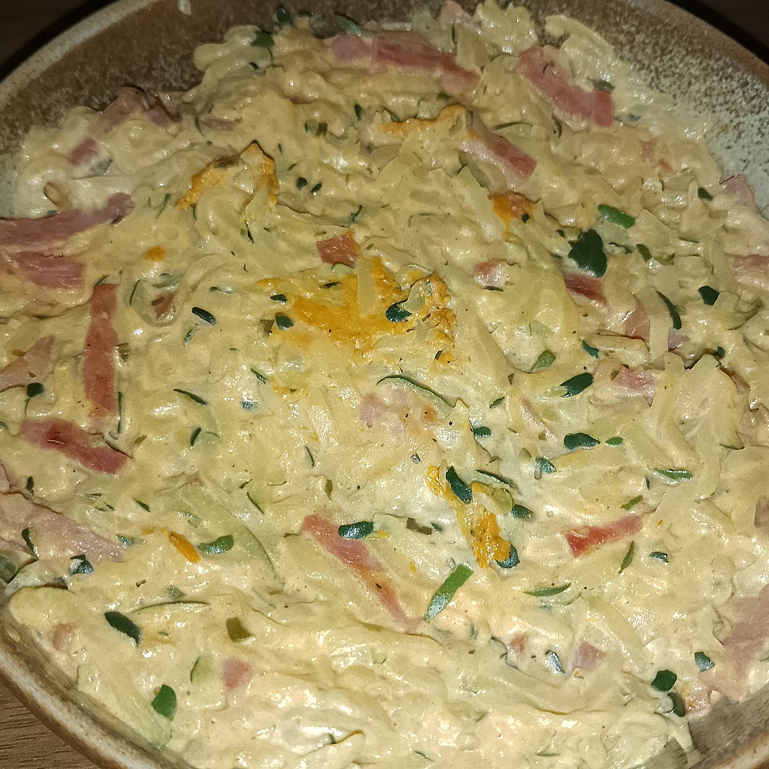 Poêlée de courgettes, tomate et bacon