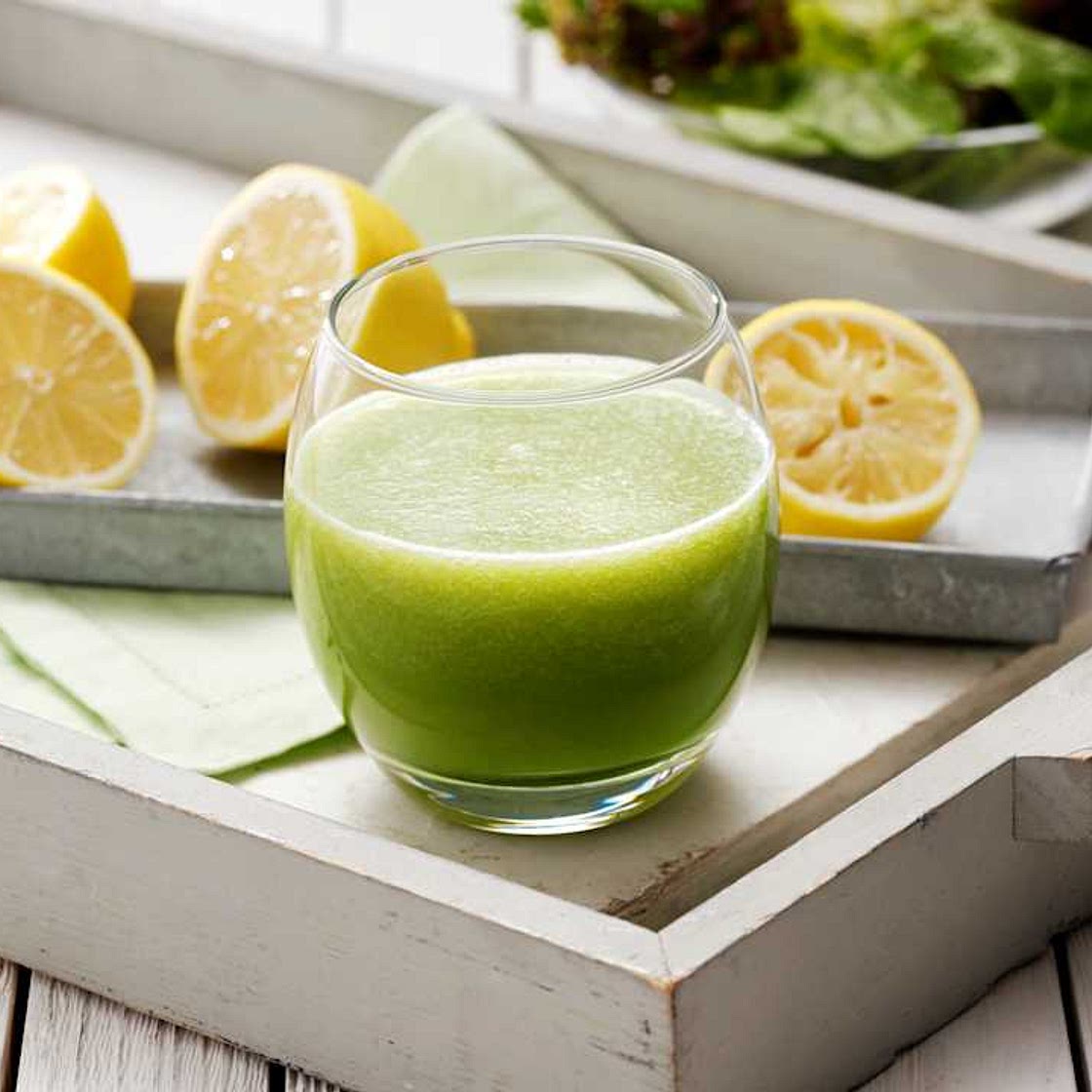 Refreshing cucumber and pear juice