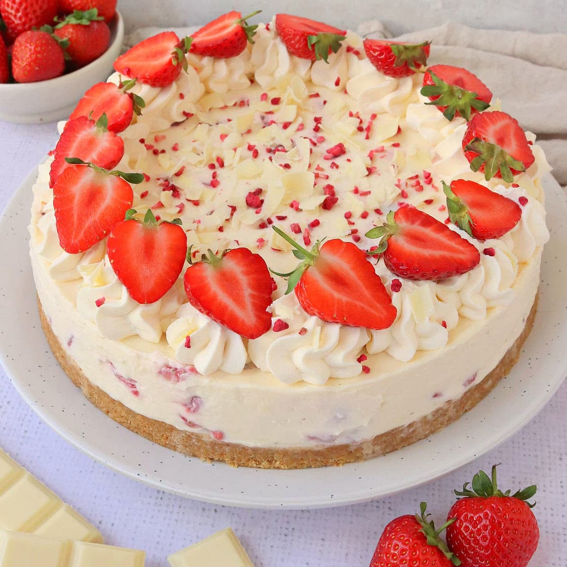 Strawberry & White Chocolate Cheesecake (No Bake)