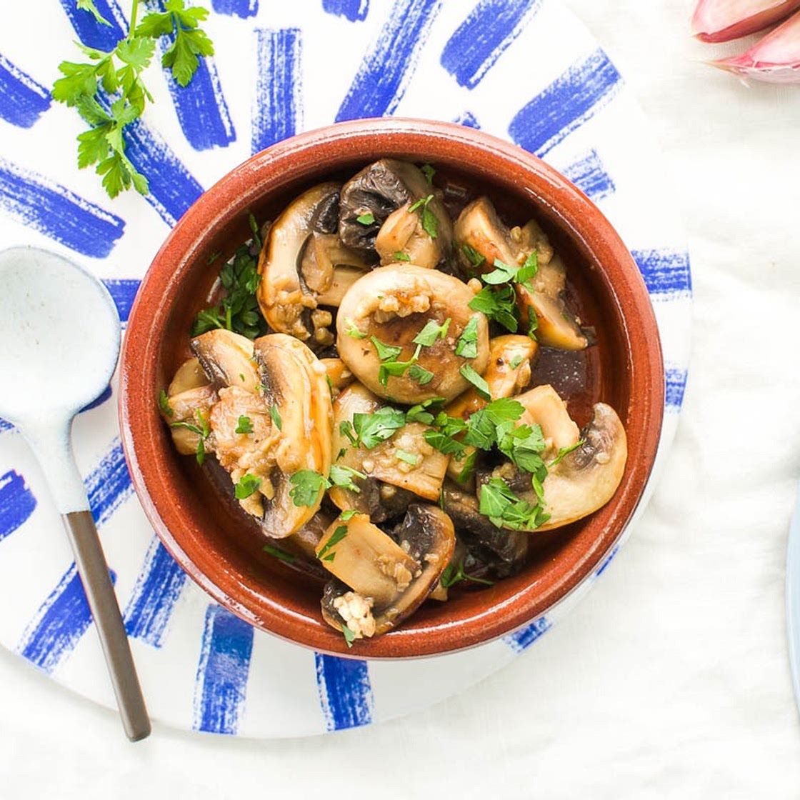 Ajillo Mushrooms (Spanish Garlic Mushrooms)