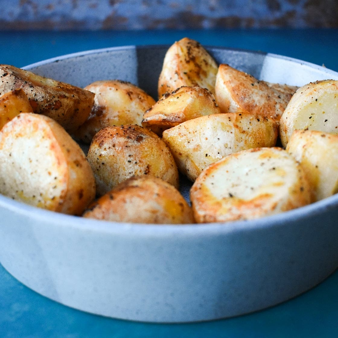Air Fryer Roast Potatoes with Garlic