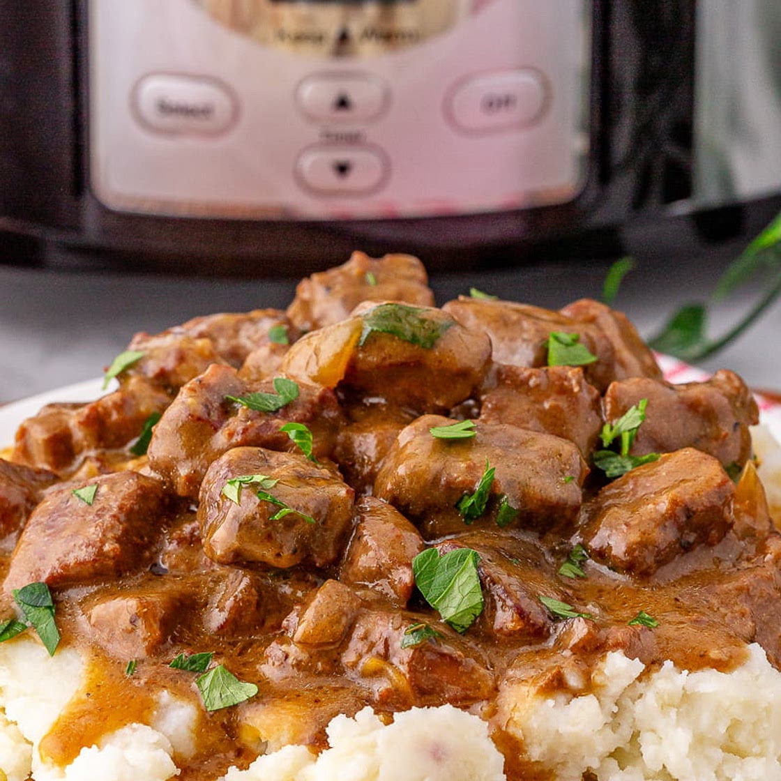 Crockpot Beef Tips & Gravy