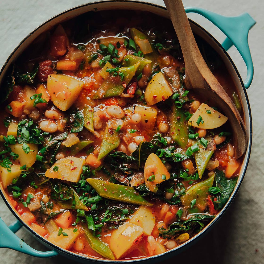 Smoky & Spicy White Bean Stew with Tomatoes & Kale