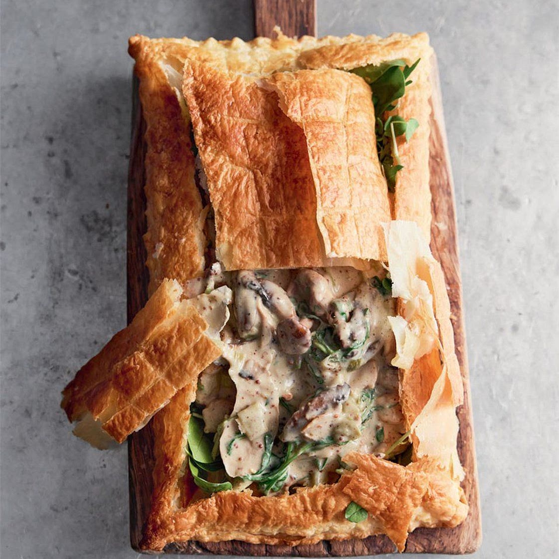 Chicken & mushroom puff pie