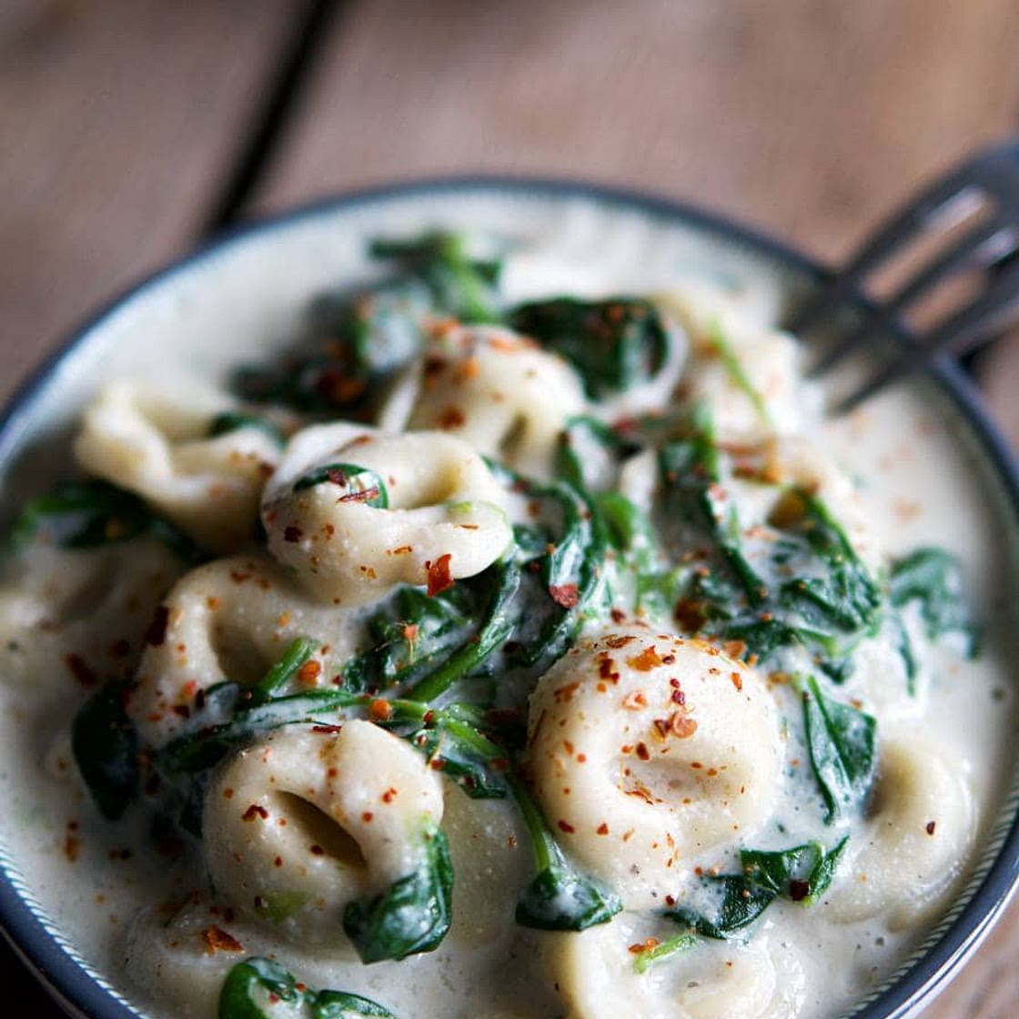 Tortellini in Spinat-Knoblauch-Rahm