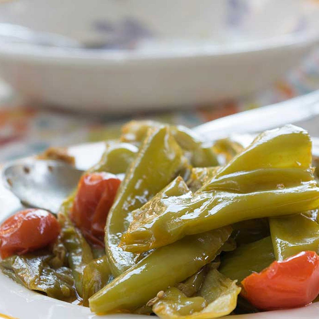 Friggitelli in padella con pomodorini