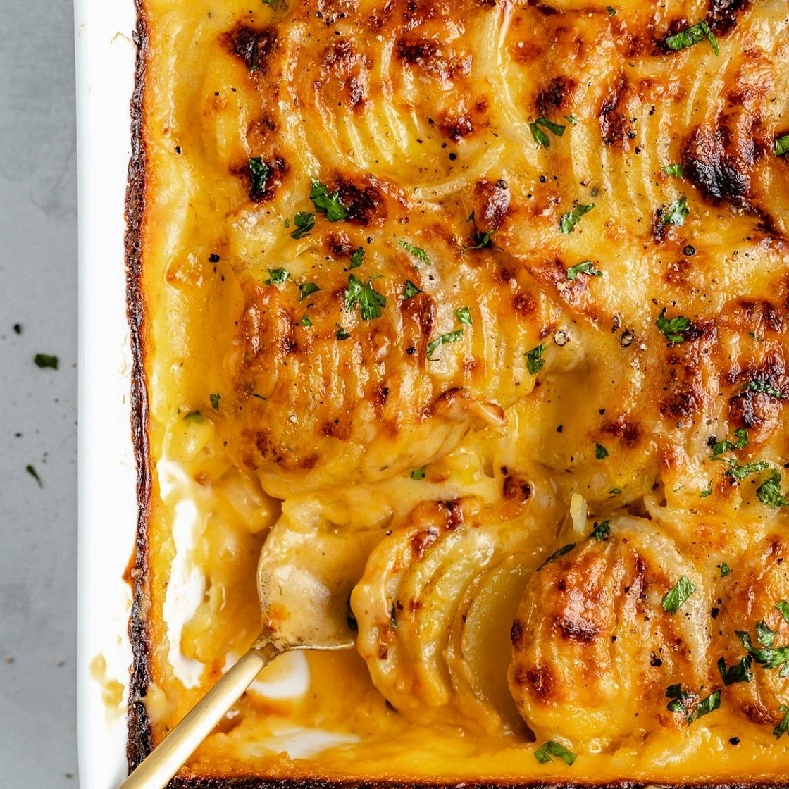 Dad’s Creamy & Cheesy Au Gratin Potatoes