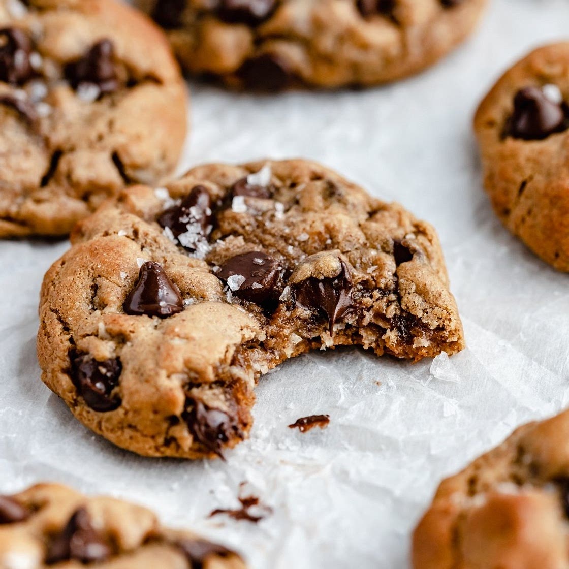 Flourless Peanut Butter Oatmeal Chocolate Chip Cookies
