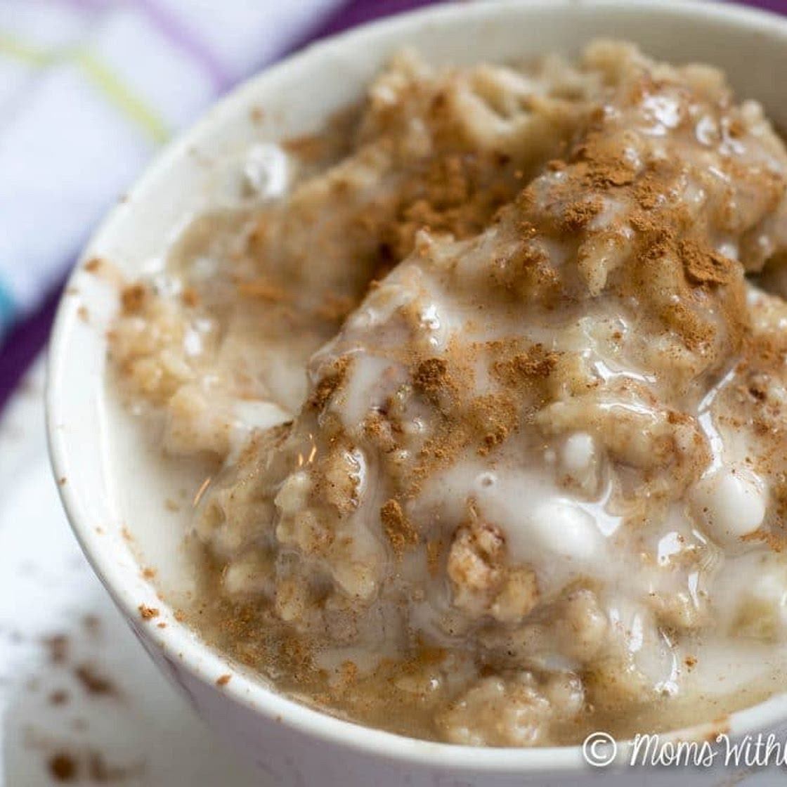 Crockpot Cinnamon Roll Oatmeal