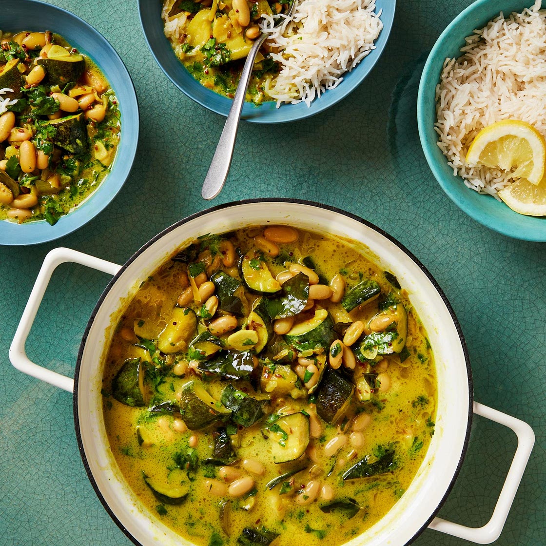 Courgette and white bean curry