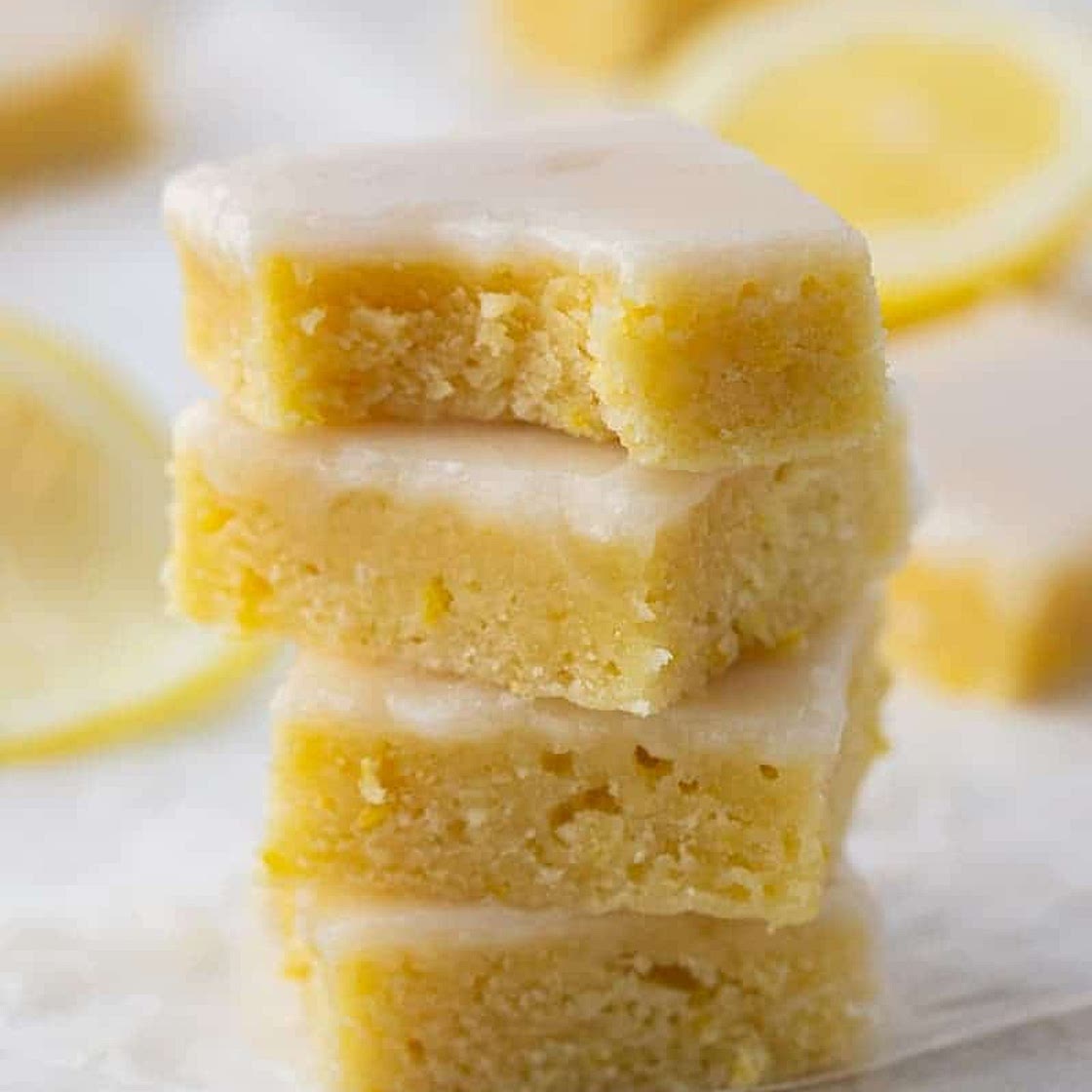 Fudgy lemon blondies- Lemon brownies