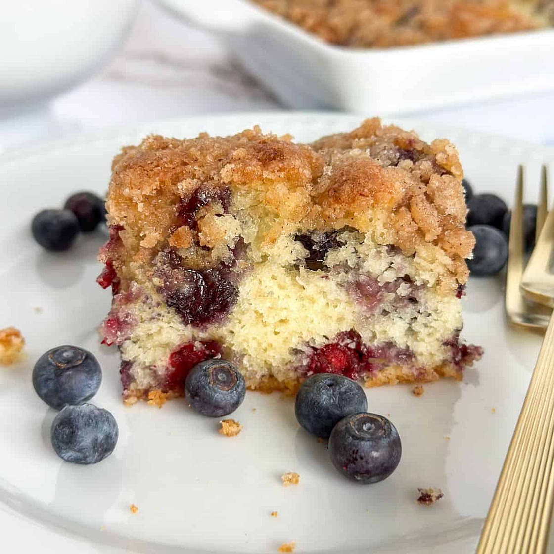 Old-Fashioned Blueberry Buckle Cake