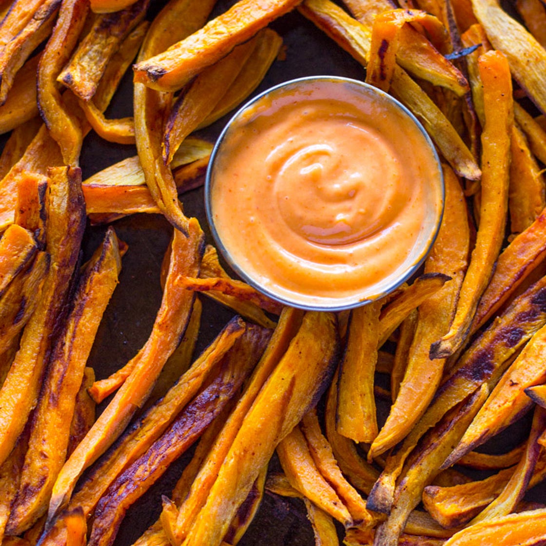 Baked Sweet Potato Fries with Sriracha Dipping Sauce