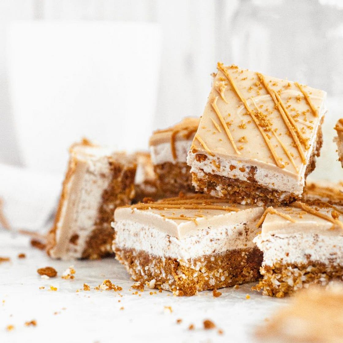 No-Bake Cookie Butter Bars (Vegan)